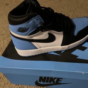 ‼️SOLD‼️Nike Air Jordan 1 Retro High OG UNC TOE
Sz 8.5 Men worn 1 time.
